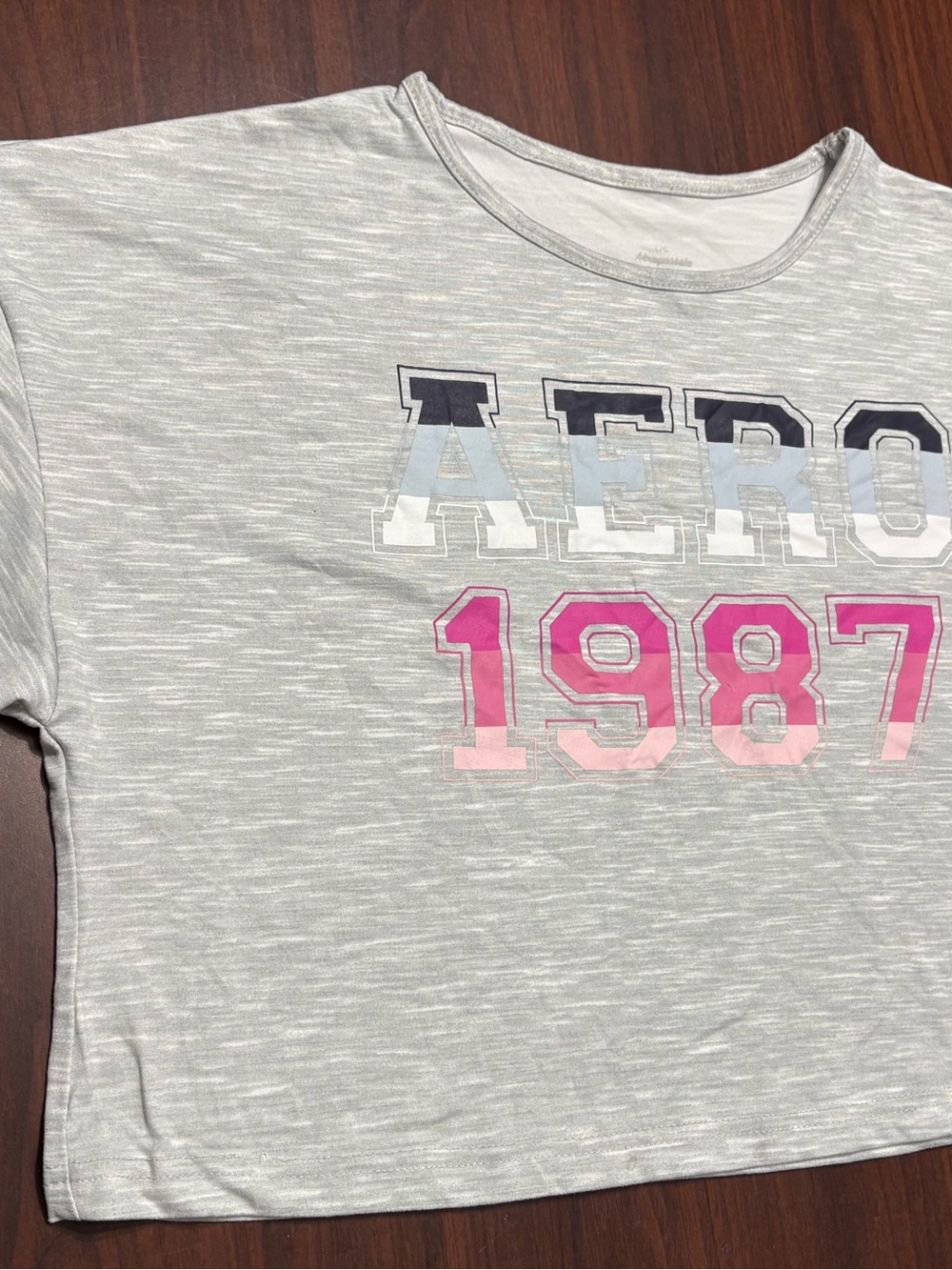 Aeropostale AERO 1987 Graphic Crop Top Tee Shirt Gray Pink Size Large